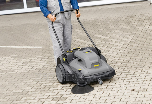 xe quét rác đẩy tay Karcher